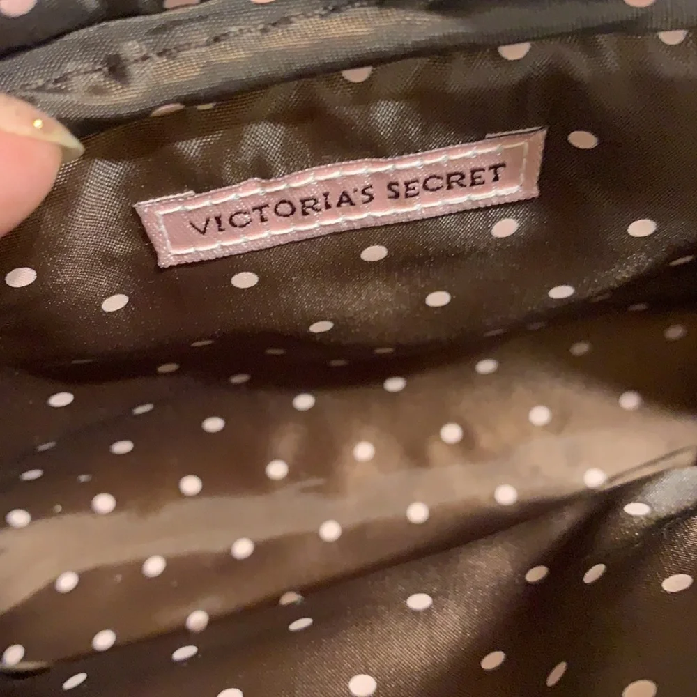 VICTORIA’S SECRET COSMETICS MAKEUP BAG NEW W TAGS.